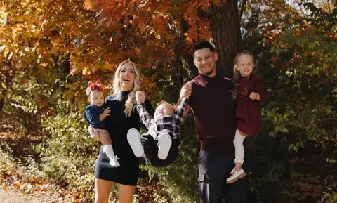 Patrick & Brittany Mahomes Pose for Autumn-Inspired Thanksgiving Snaps With 3 Kids