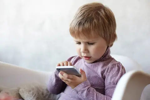 How to Make Screen Time Good For Your Kids? 4 Practical Tips